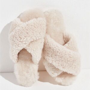 Free People x EMU • NWT Natural Mayberry Teddy Mix Sheepskin Slippers Size US 7